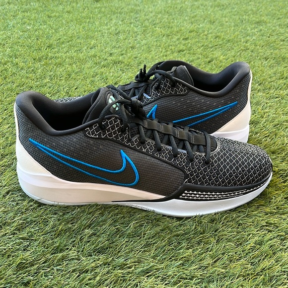 Nike Sabrina 1 - Picture 1 of 5